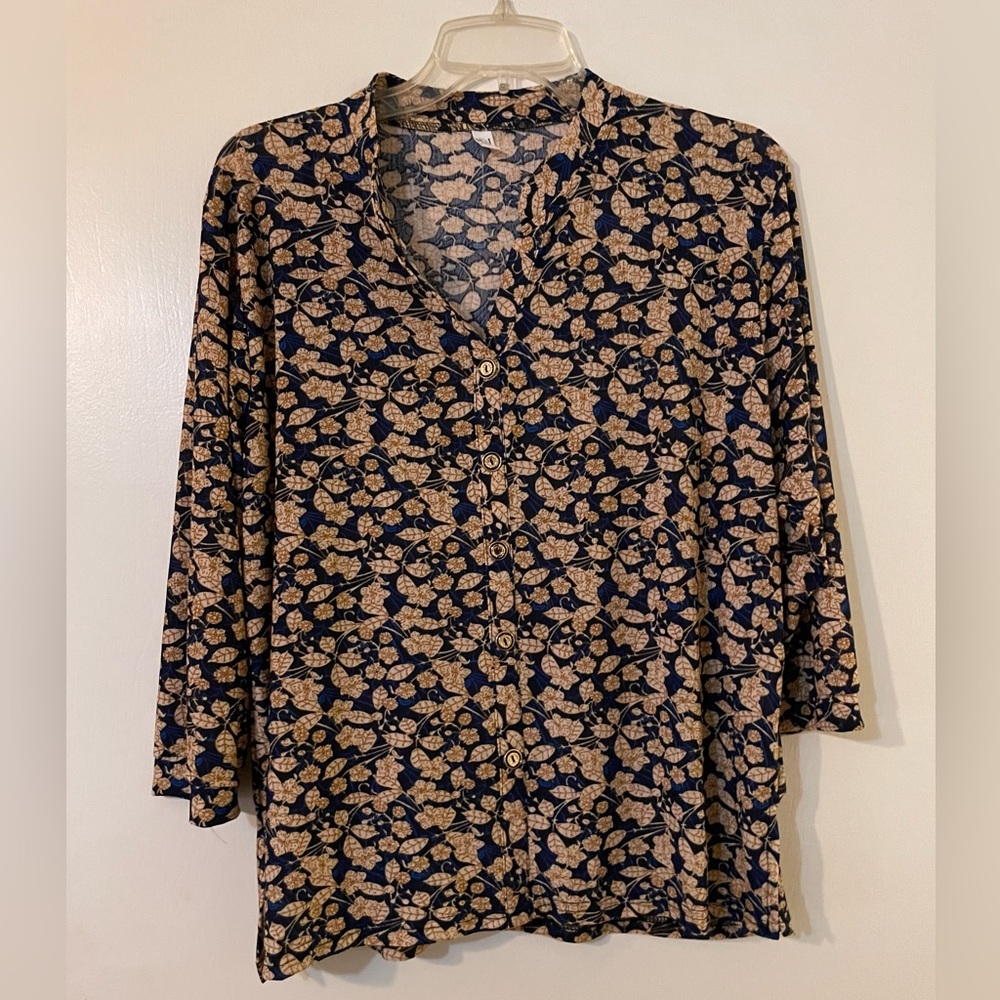 W & J Women’s Floral/Leaf Blouse Sz S/M